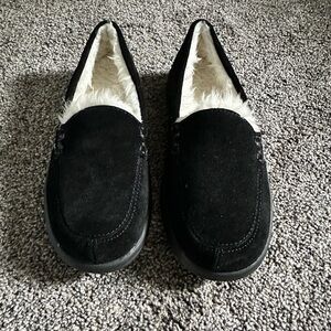 Vionic Woman’s Lynez Slipper - Size 6 - Black
New